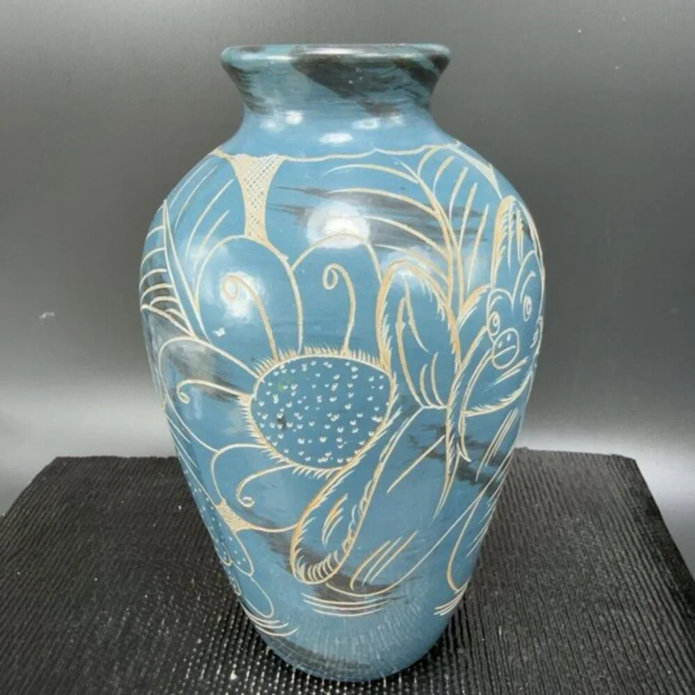Nicaragua Hand Made Etched Vase‎ Vessel Signed Luis Potosme Guicho Hand Crafted